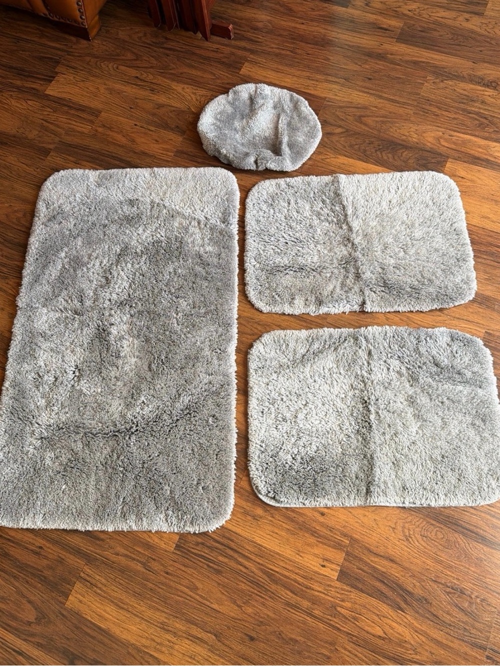 Bathroom Rug Set 4 Piece (EUC)